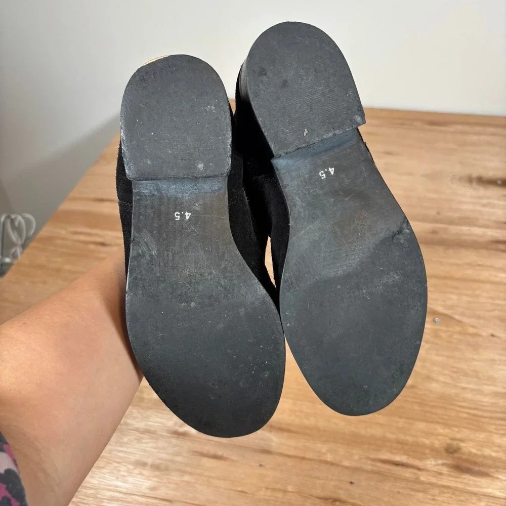 Black suede ankle boots with elastic side panels Size 4.5